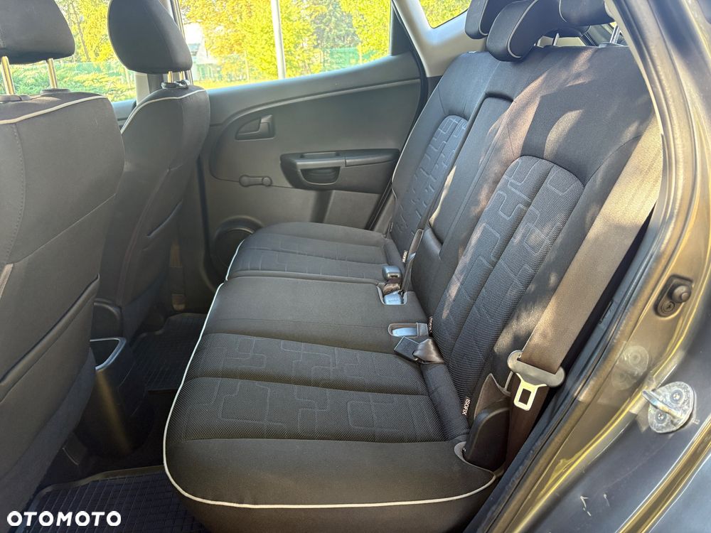 Kia Venga 1.4 CVVT Business Line - 20