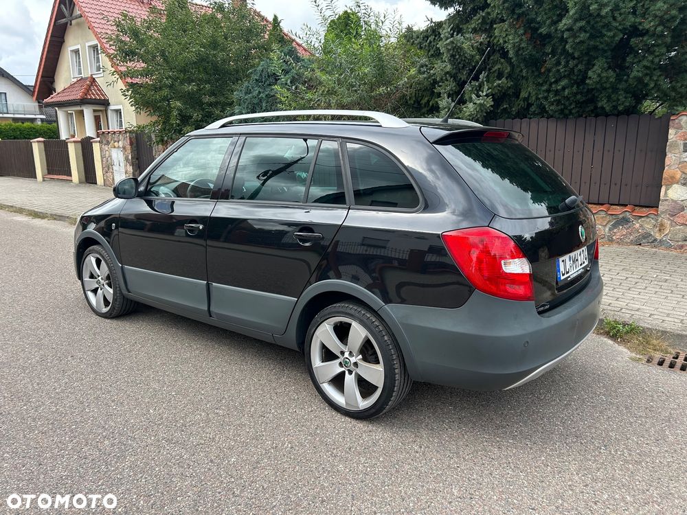 Skoda Fabia 1.6 16V Scout - 17