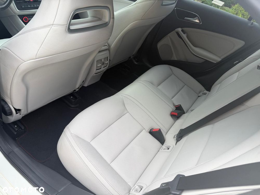 Mercedes-Benz Klasa A 45 AMG 4Matic AMG Speedshift 7G-DCT - 18