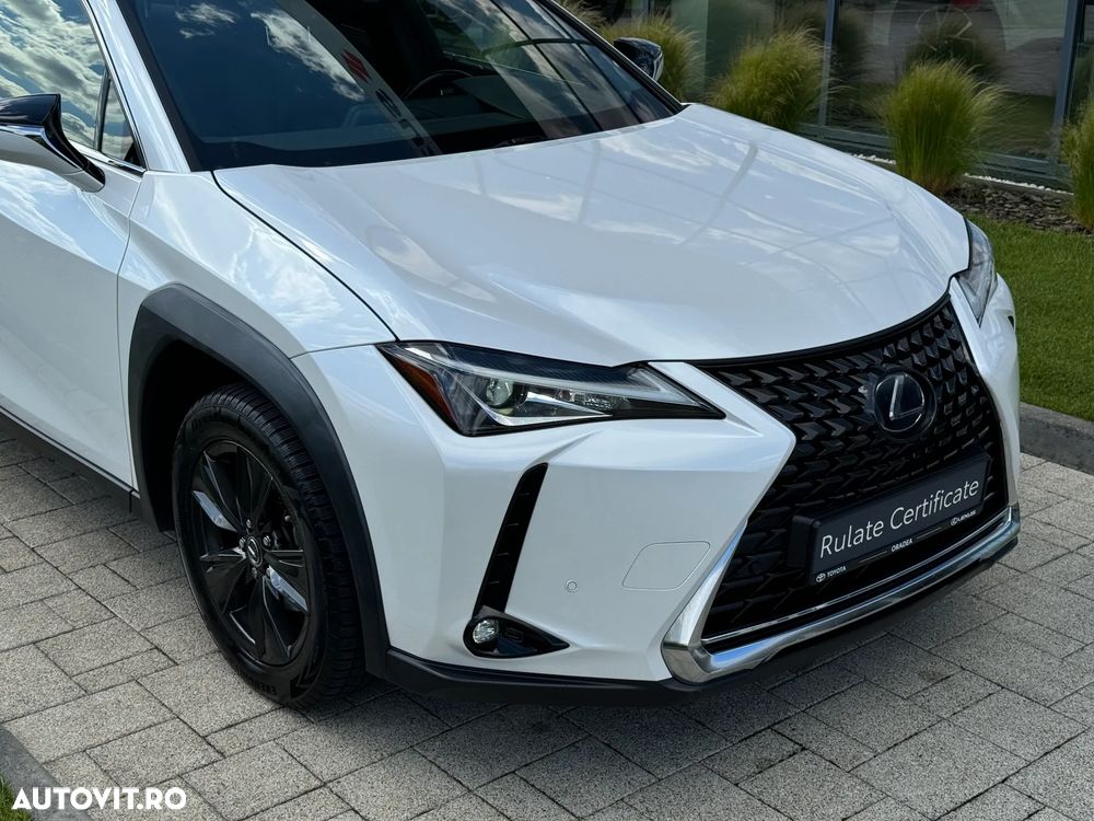 Lexus UX 250h FWD Business - 10