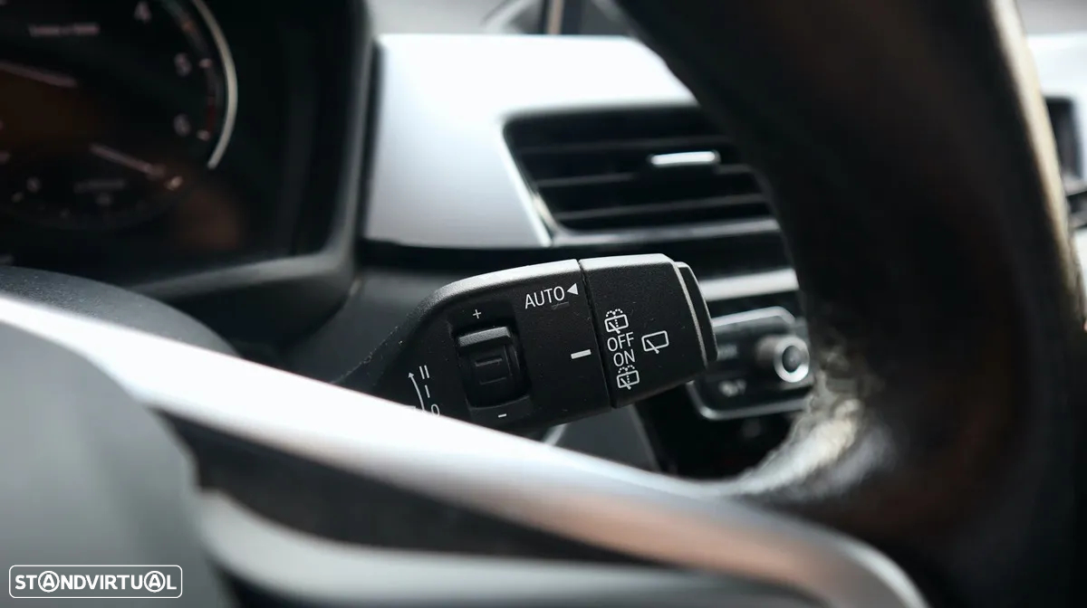 BMW X1 16 d sDrive Advantage - 28
