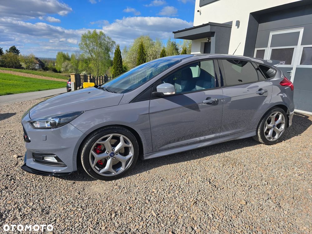 Ford Focus 2.0 EcoBoost ST mit Leder-Exclusiv-Paket - 3