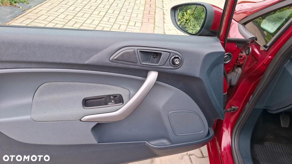 Ford Fiesta 1.25 Platinium X - 8