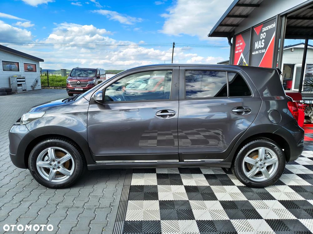 Toyota Urban Cruiser 1.4 D-4D 4x4 - 4