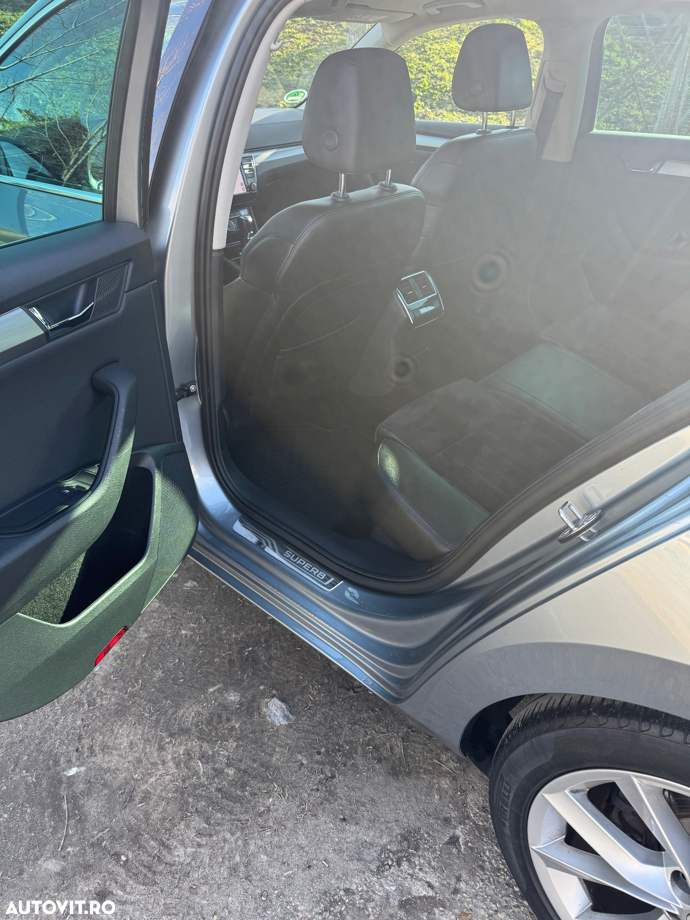 Skoda Superb 2.0 TDI DSG Premium Edition - 7