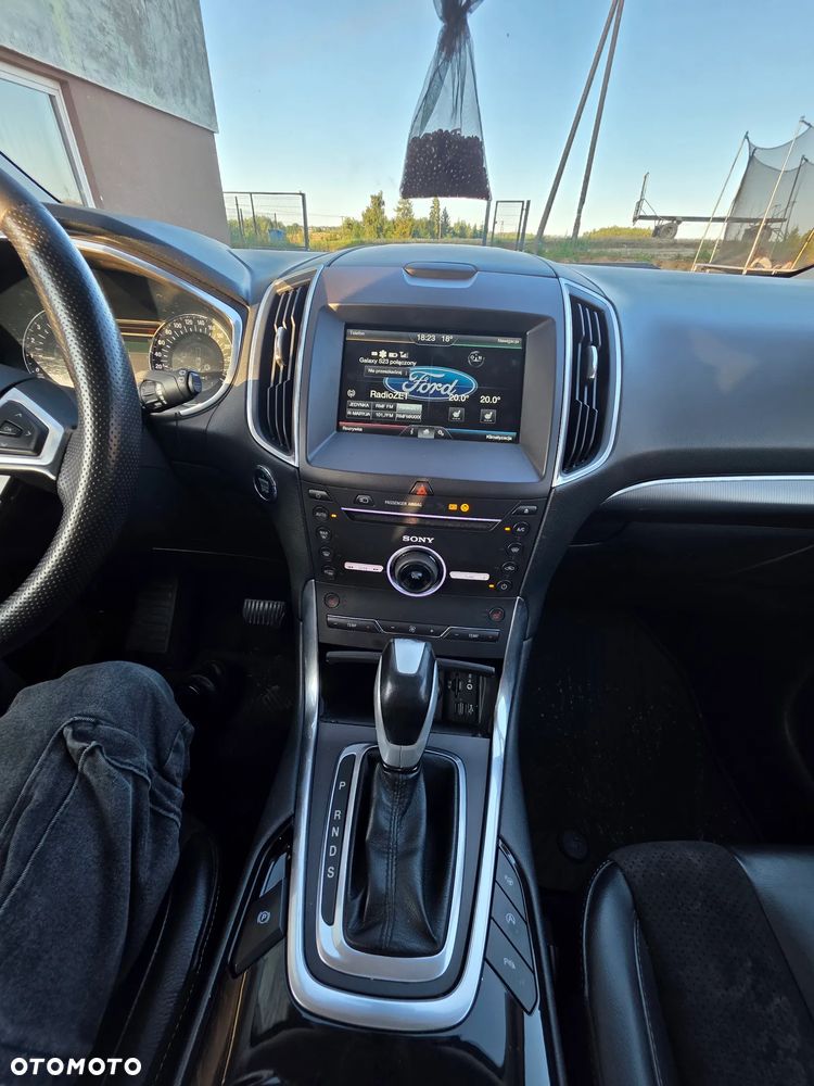 Ford Galaxy - 11