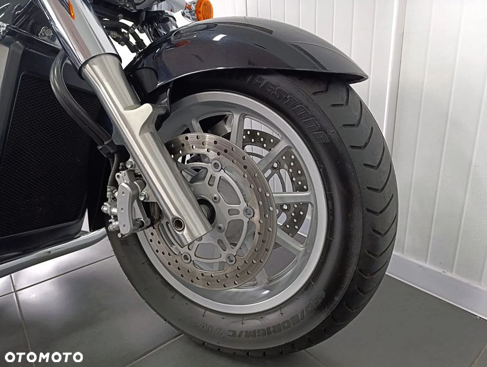 Suzuki Intruder - 5