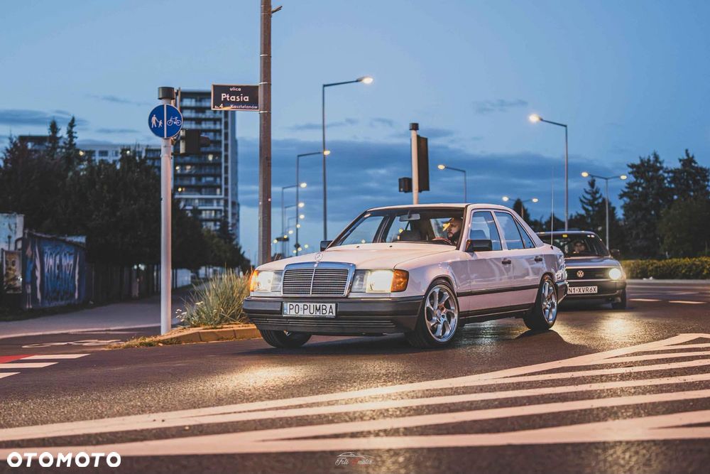 Mercedes-Benz W124 (1984-1993) - 28