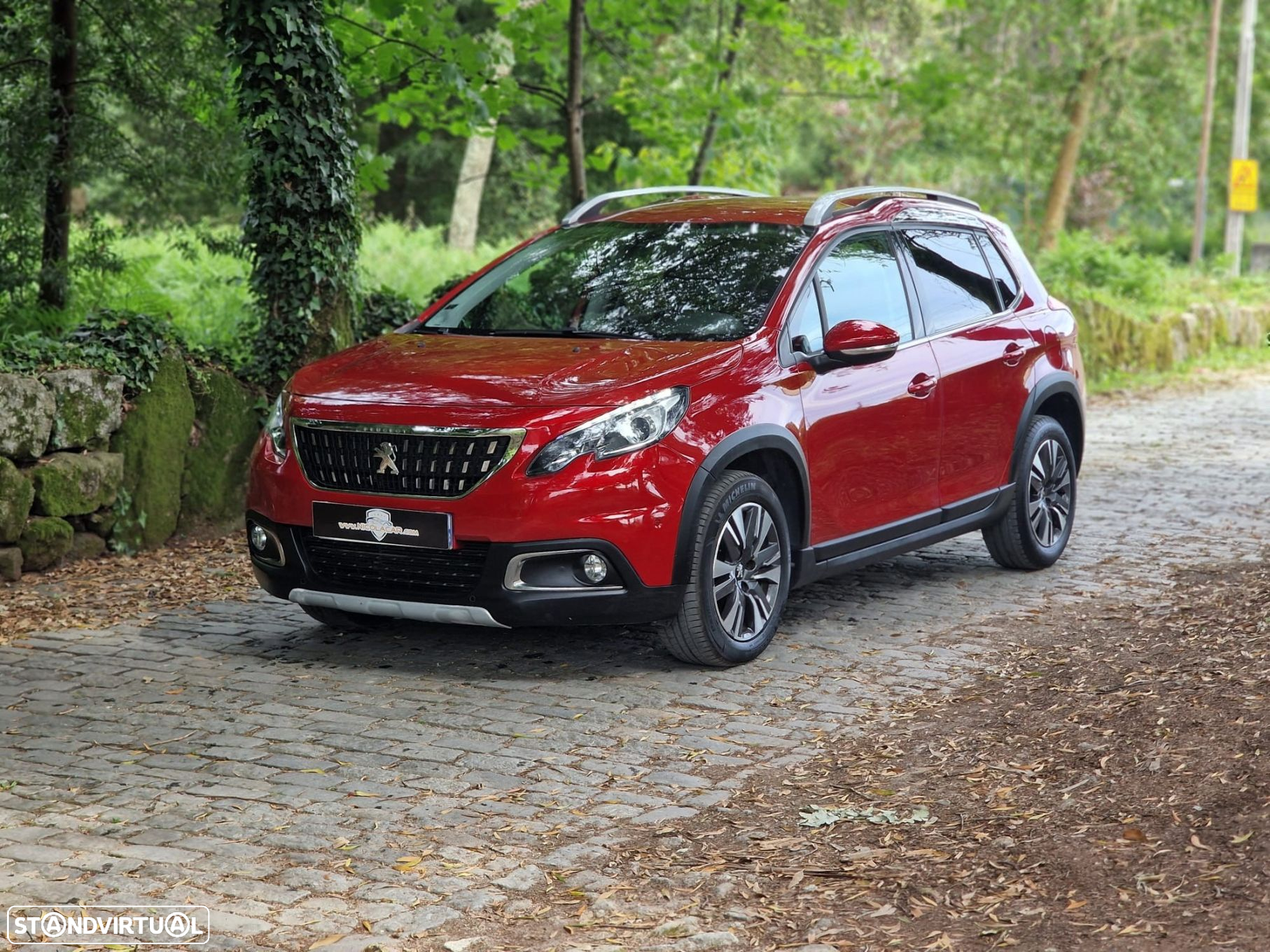 Peugeot 2008 1.2 PureTech Allure EAT6 - 3