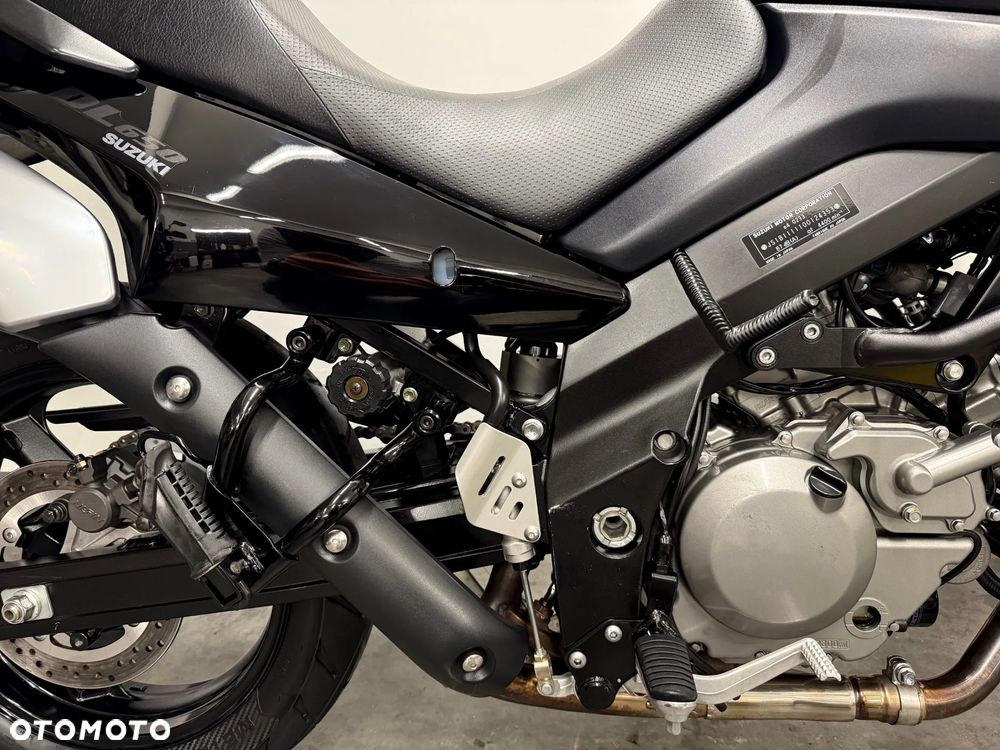 Suzuki V-STROM - 30