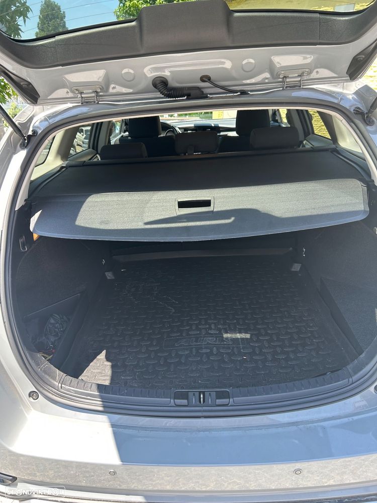 Toyota Auris Touring Sports 1.8 HSD Comfort+P.Sport - 14