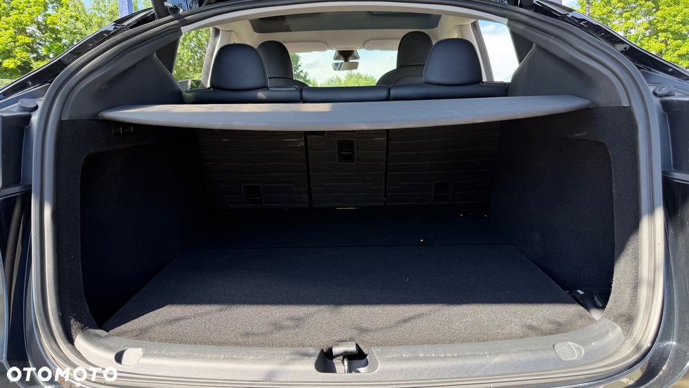 Tesla Model Y Performance AWD - 26
