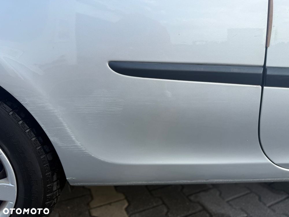 Renault Clio 1.6 16V Expression - 8