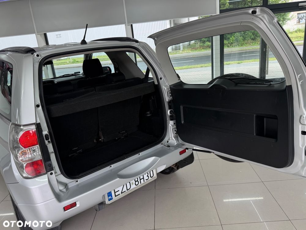 Suzuki Grand Vitara 1.6 Black&White - 38