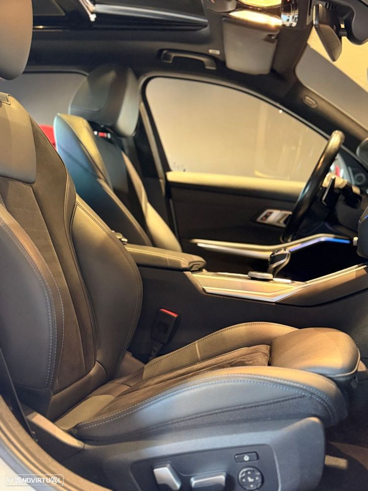BMW 320 d Touring Pack Desportivo M Auto - 35