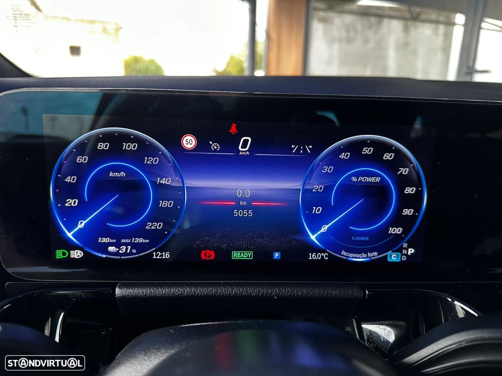 Mercedes-Benz EQA 300 4Matic Electric Art - 28