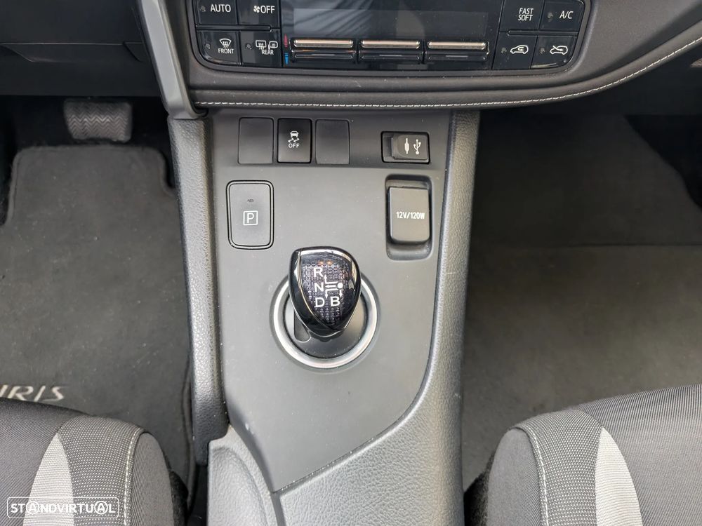 Toyota Auris 1.8 HSD Comfort +P.Sport+Navi - 17