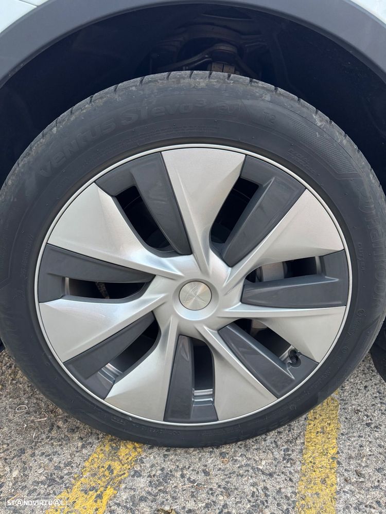Tesla Model Y Tração Traseira — fotografia 13