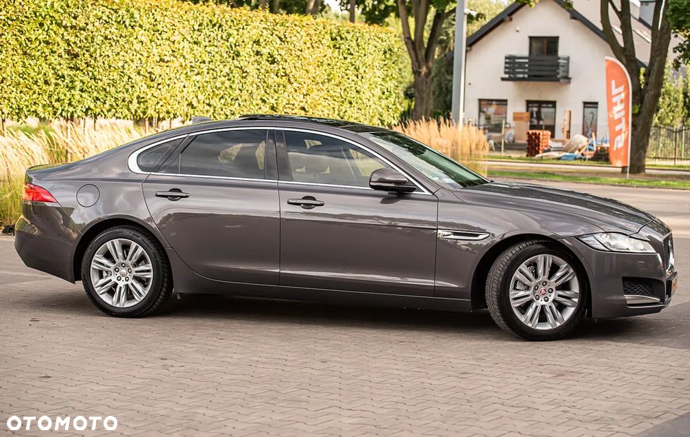 Jaguar XF 20d Sportbrake Portfolio - 4