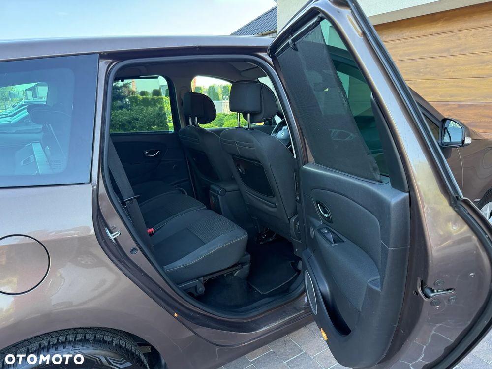 Renault Grand Scenic - 17
