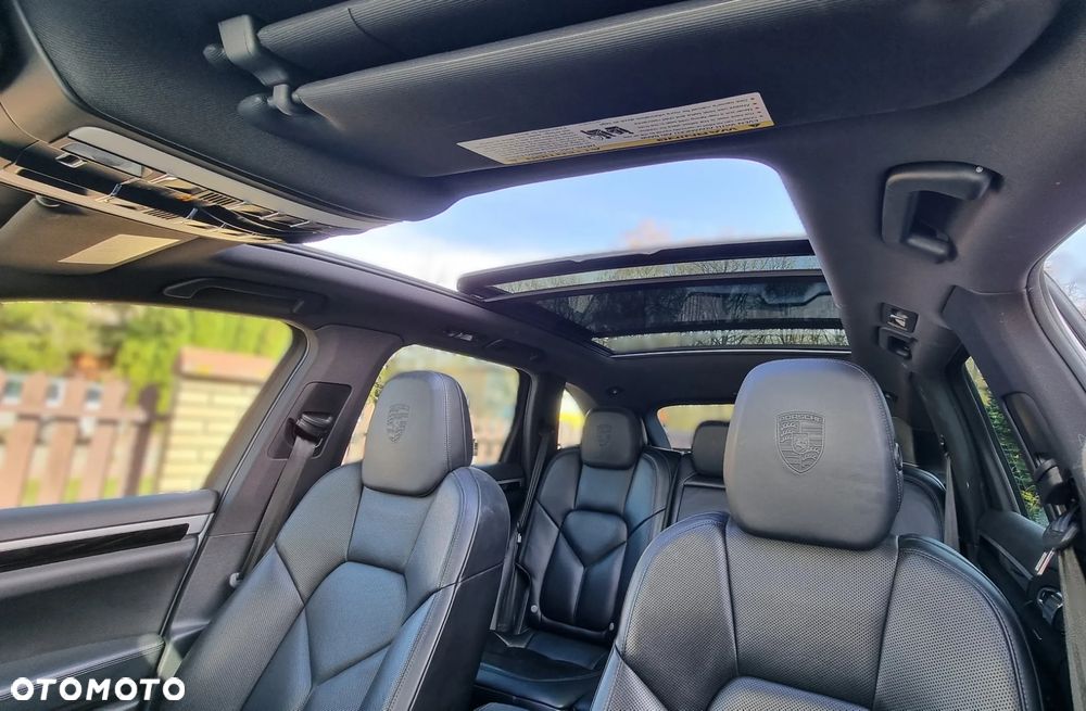 Porsche Cayenne Platinum Edition - 26