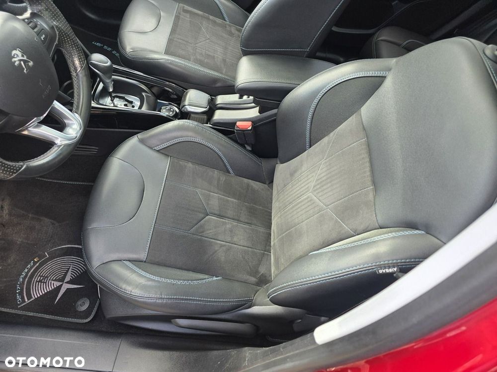 Peugeot 2008 1.2 Pure Tech GPF Crossway S&S EAT6 - 26