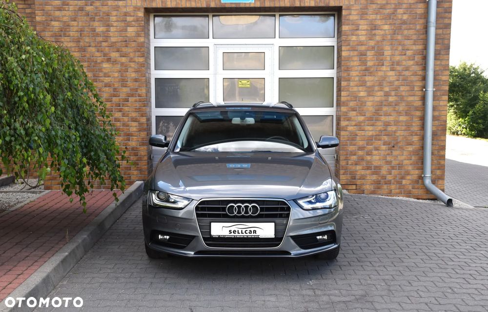 Audi A4 Avant 2.0 TDI DPF clean diesel Ambiente - 31