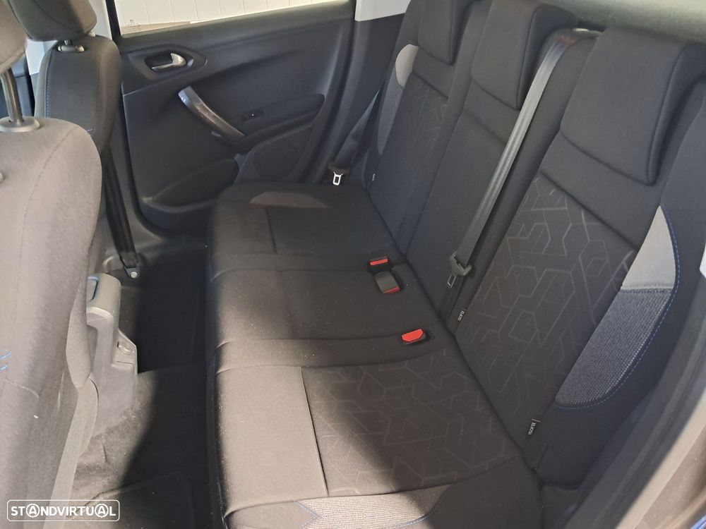 Peugeot 2008 1.2 PureTech Allure - 12