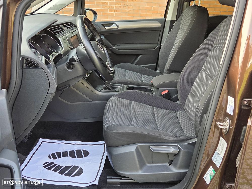 VW Touran 2.0 TDI Highline DSG - 8