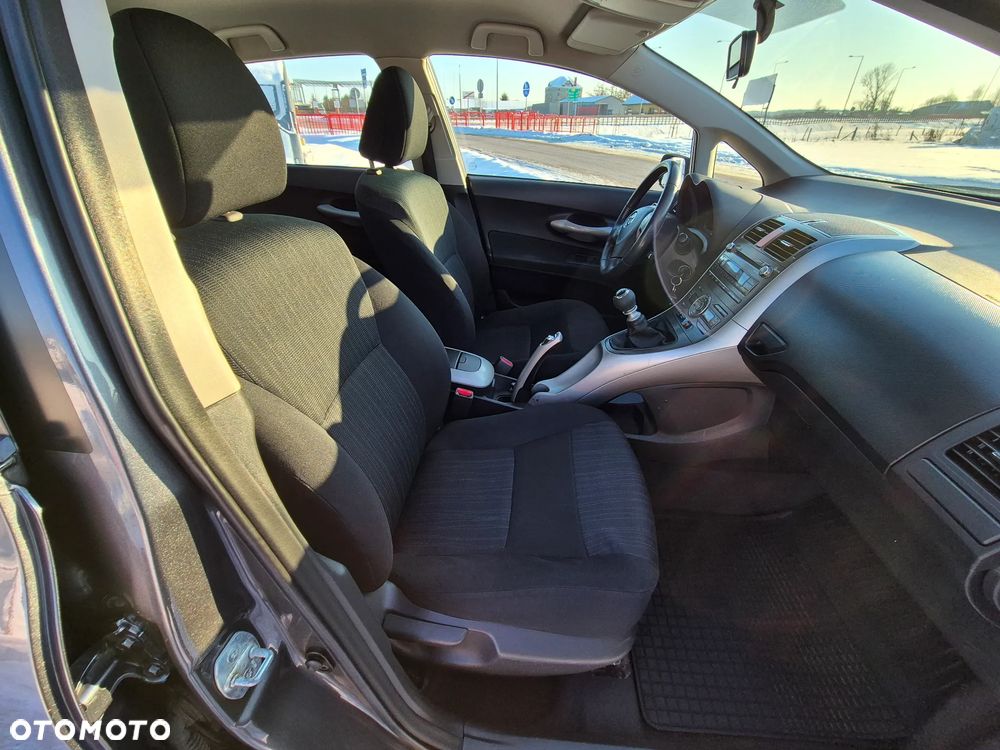 Toyota Auris 2.0 D-4D Sol - 22