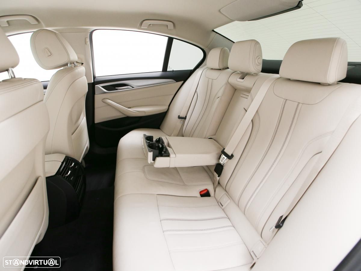 BMW 530 e - 12