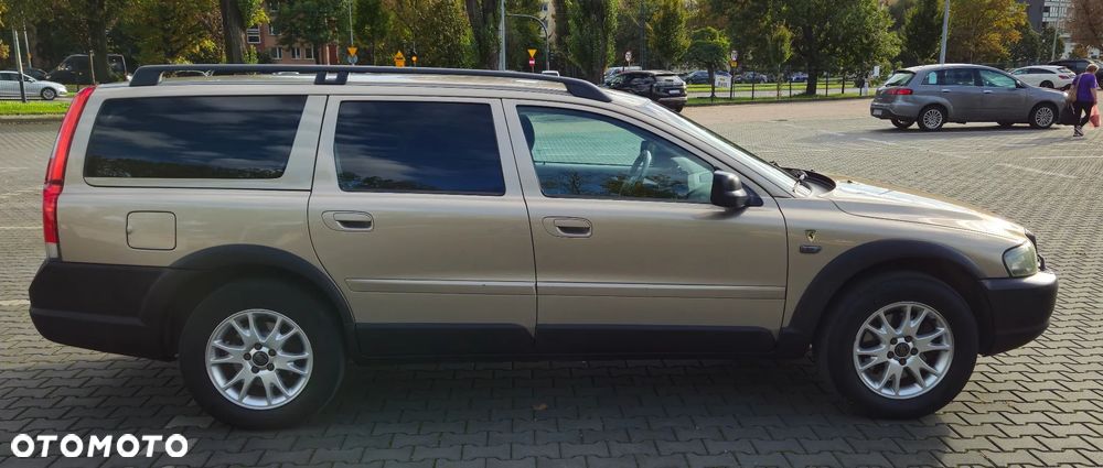 Volvo XC 70 2.5T AWD Momentum - 6
