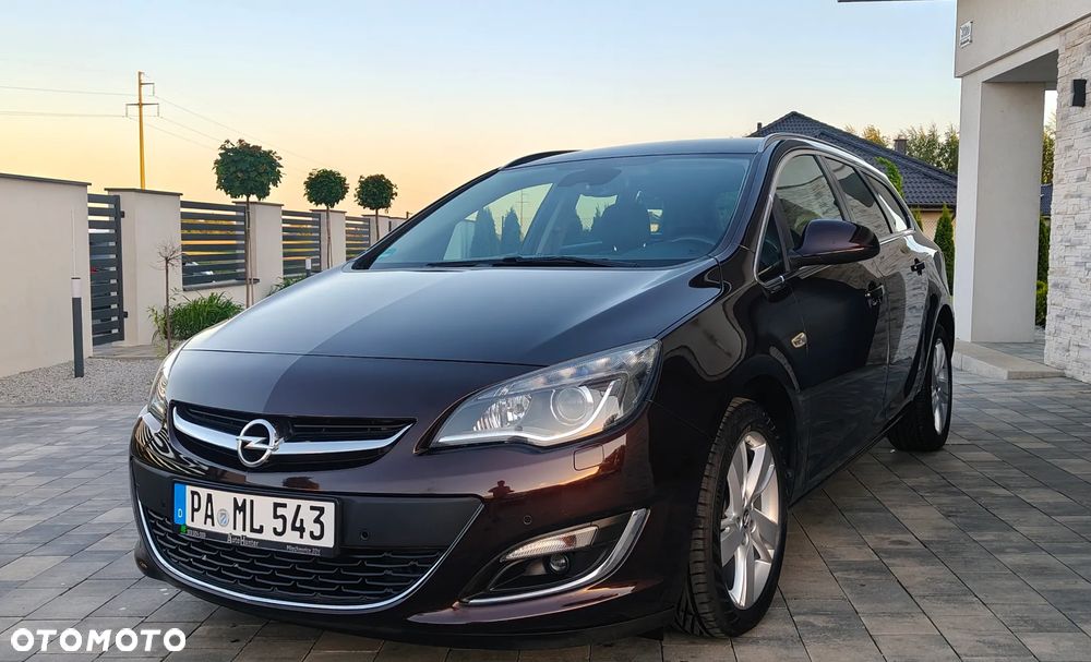 Opel Astra 1.4 Turbo Exklusiv - 4