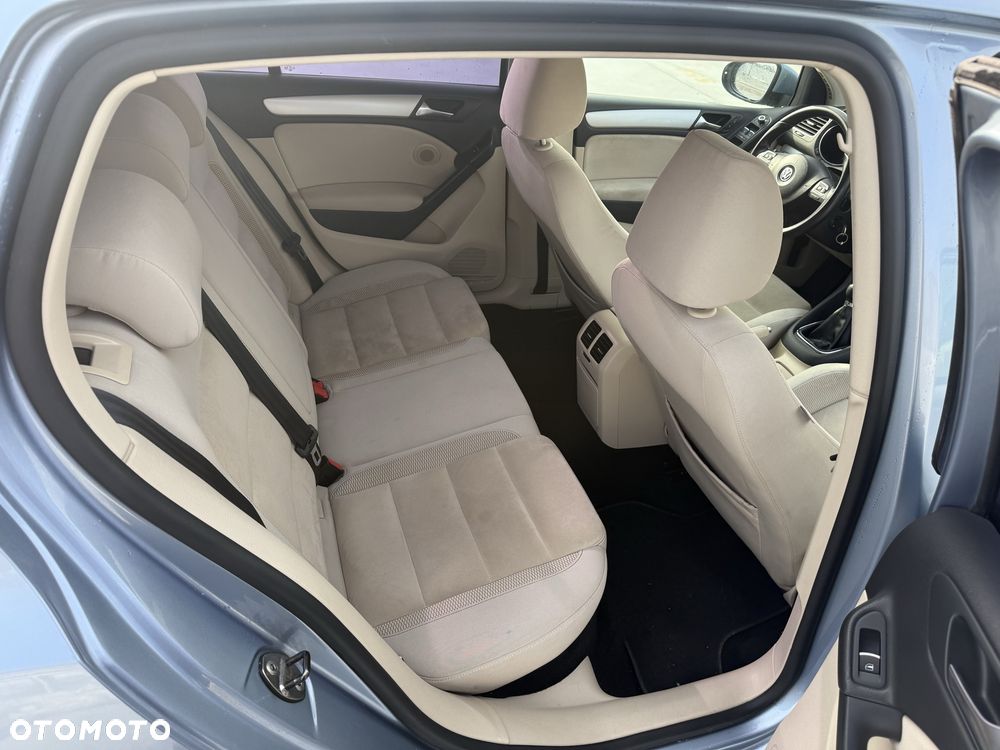 Volkswagen Golf - 8