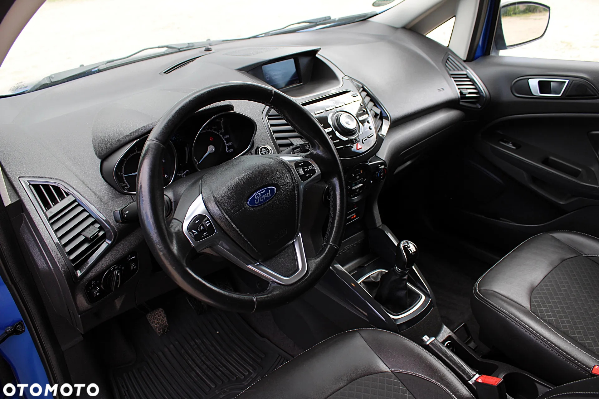 Ford EcoSport 1.5 EcoBlue ST-LINE - 12