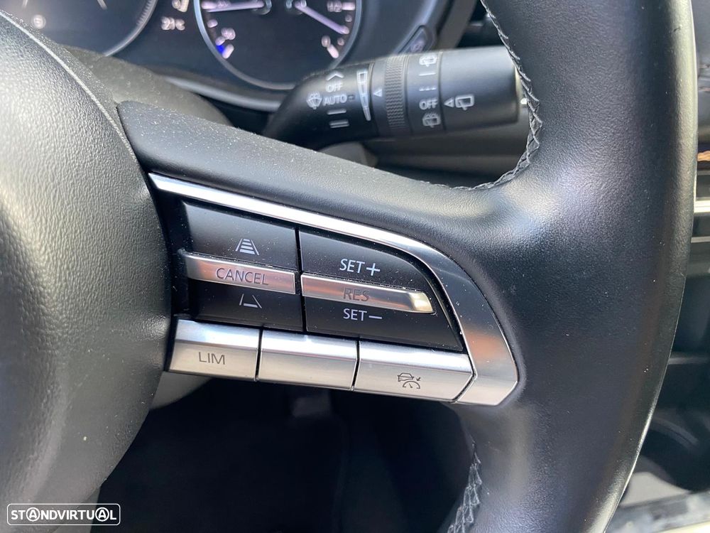 Mazda 3 Hatchback 2.0 Sky-G Evolve P.i-Actvsense J18 - 20