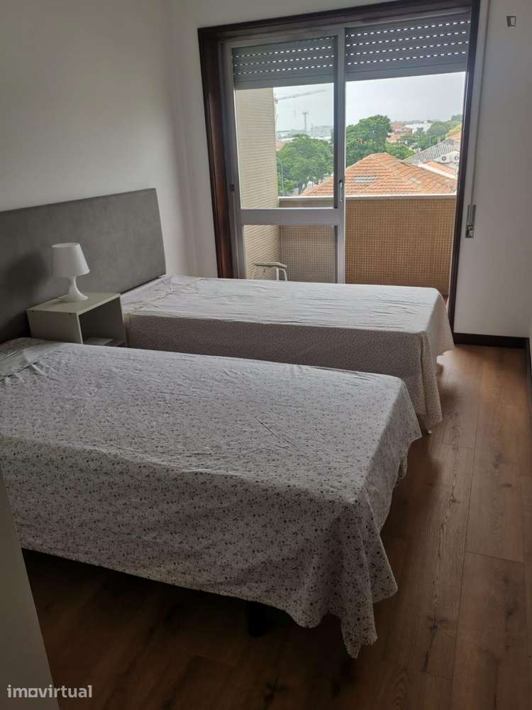 Cama - localizado em Ramalde Porto - Grande imagem: 2/13