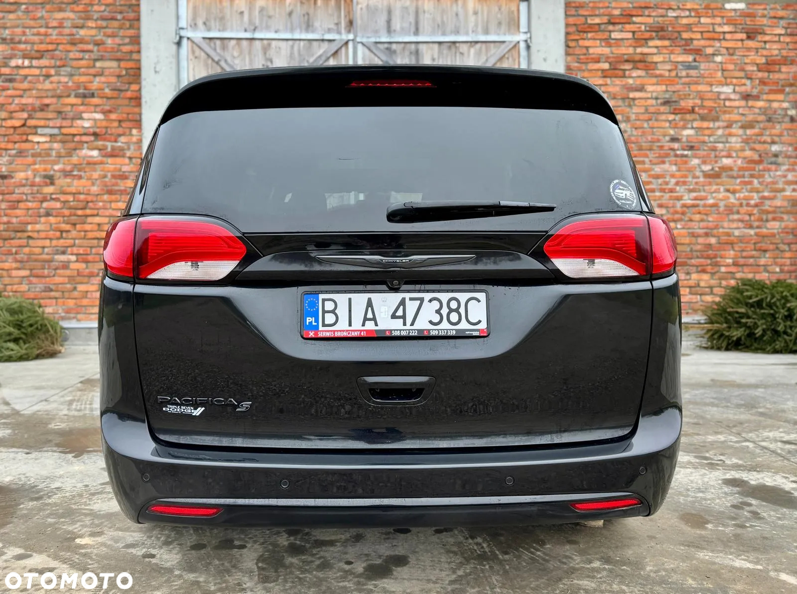 Chrysler Pacifica - 10