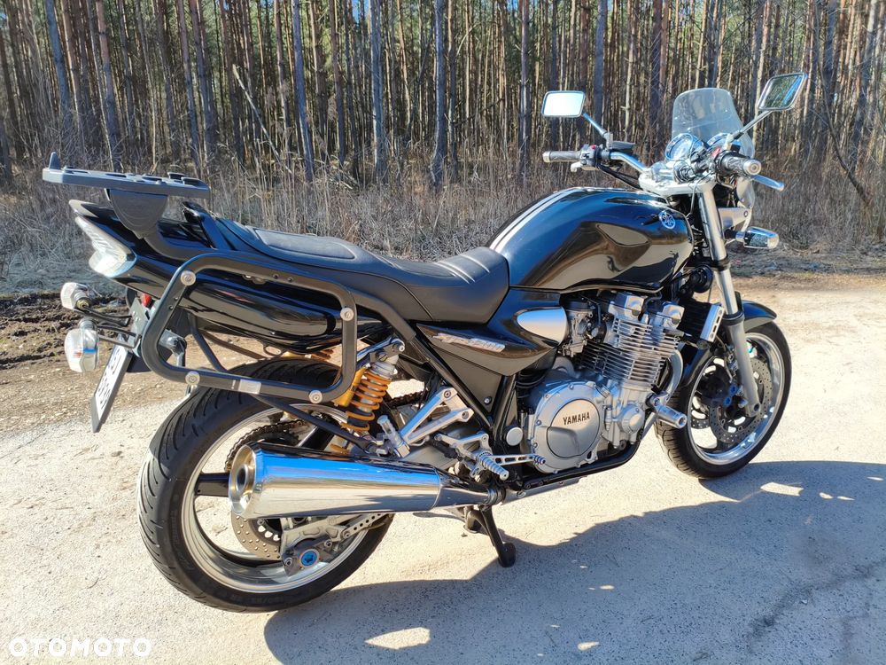 Yamaha XJR - 5