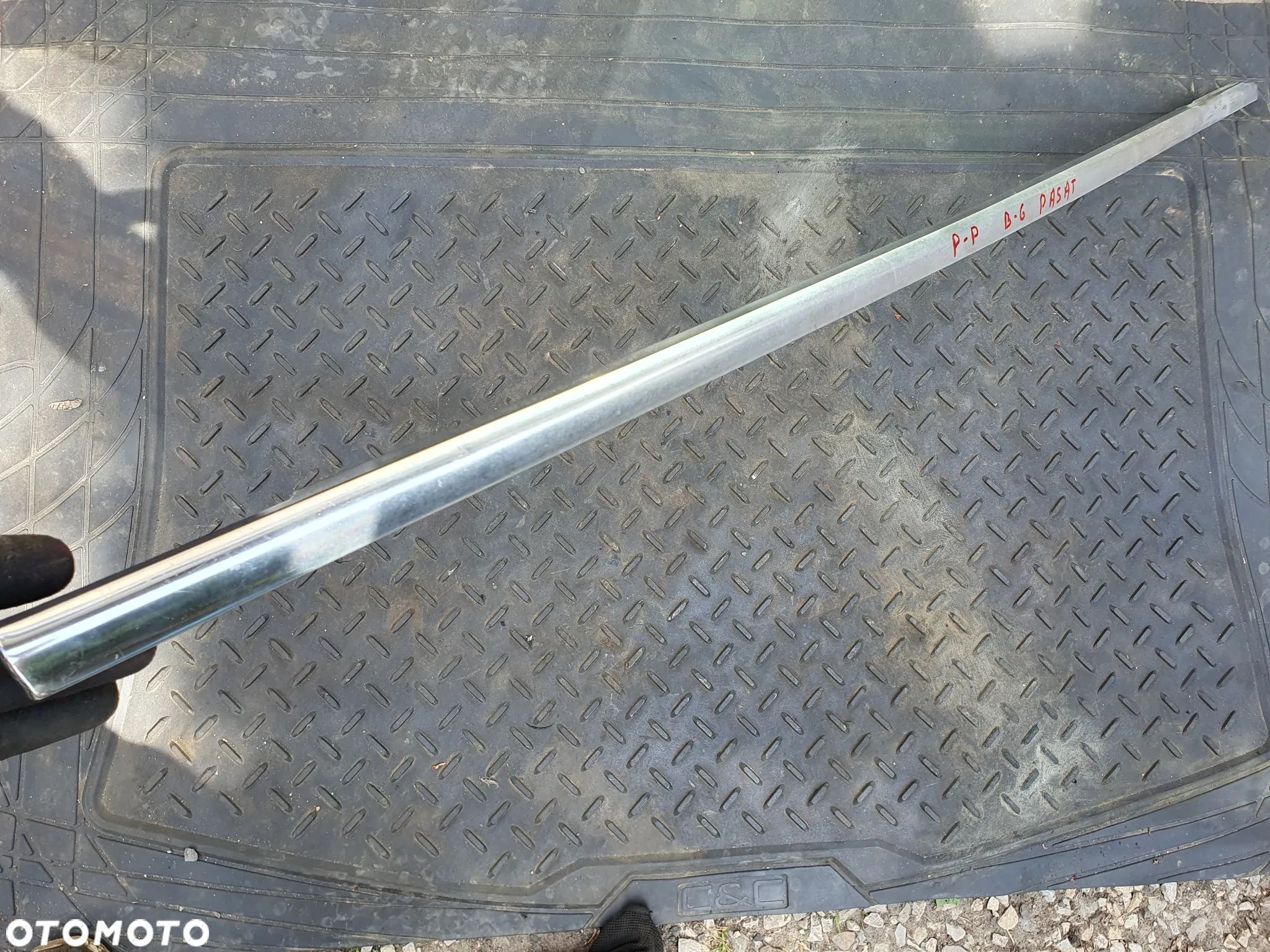 VW PASSAT B6 KOMBI LISTWA DRZWI SZYBY ZGARNIAJĄCA SZYBĘ PRAWY PRZÓD CHROM ORYGINAŁ 3C4837476 - 1