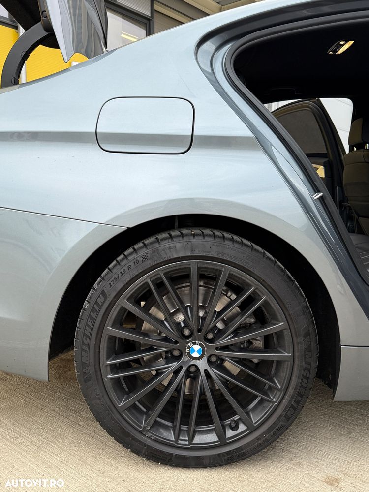 BMW Seria 5 530i xDrive AT - 17
