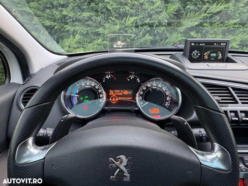 Peugeot 3008 Hybrid4 - 18