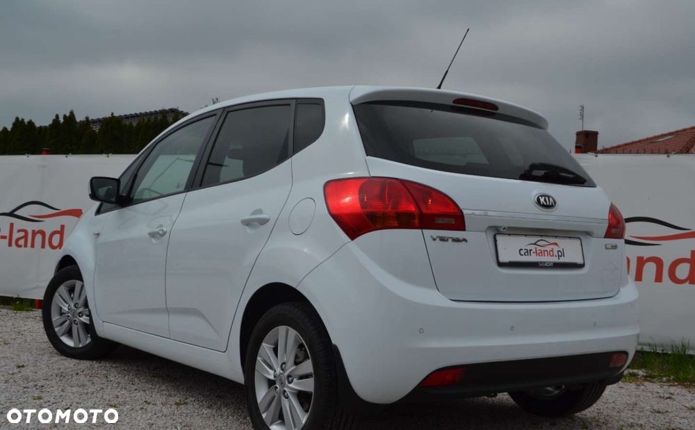 Kia Venga - 11