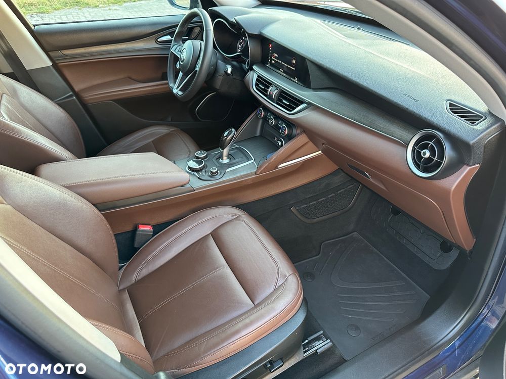 Alfa Romeo Stelvio 2.0 Turbo 16V AT8-Q4 Ti - 31