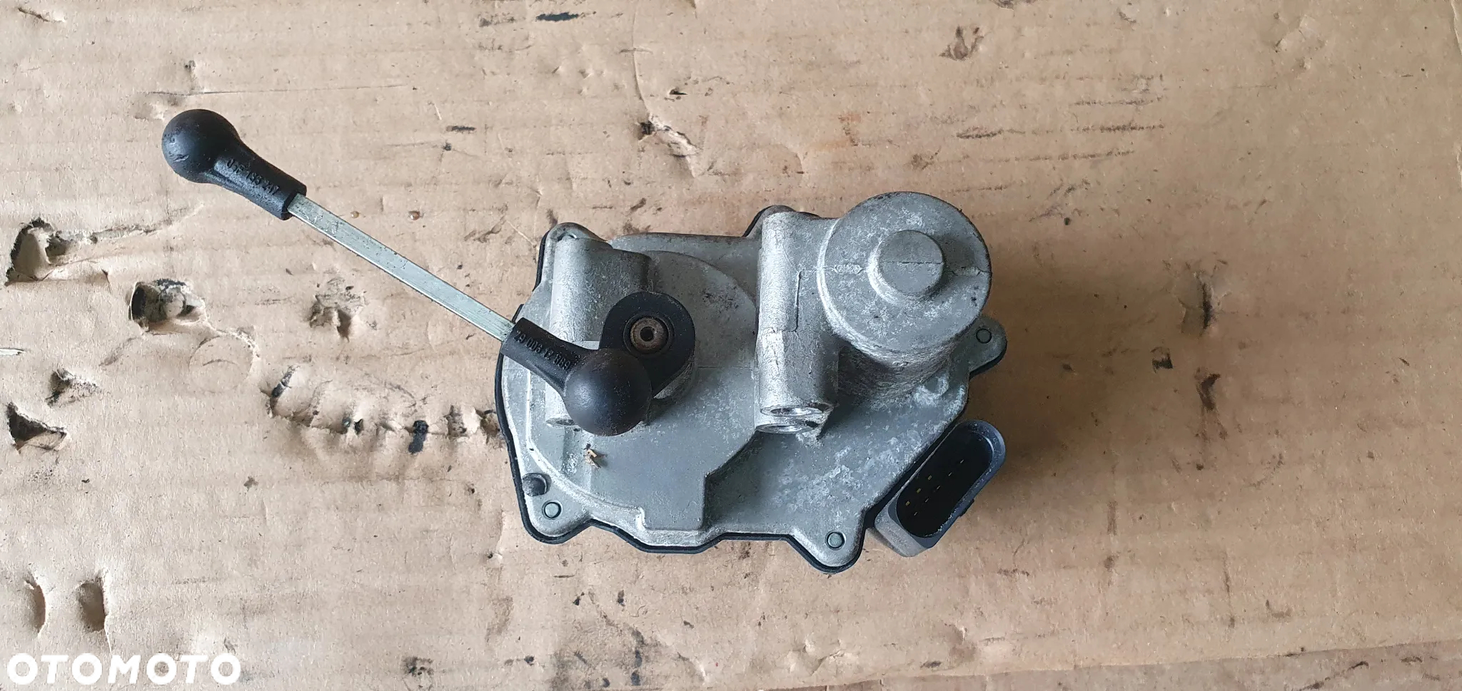 Nastawnik klap kolektora Audi A4 B7 2.0 TFSI 06F133482 - 3