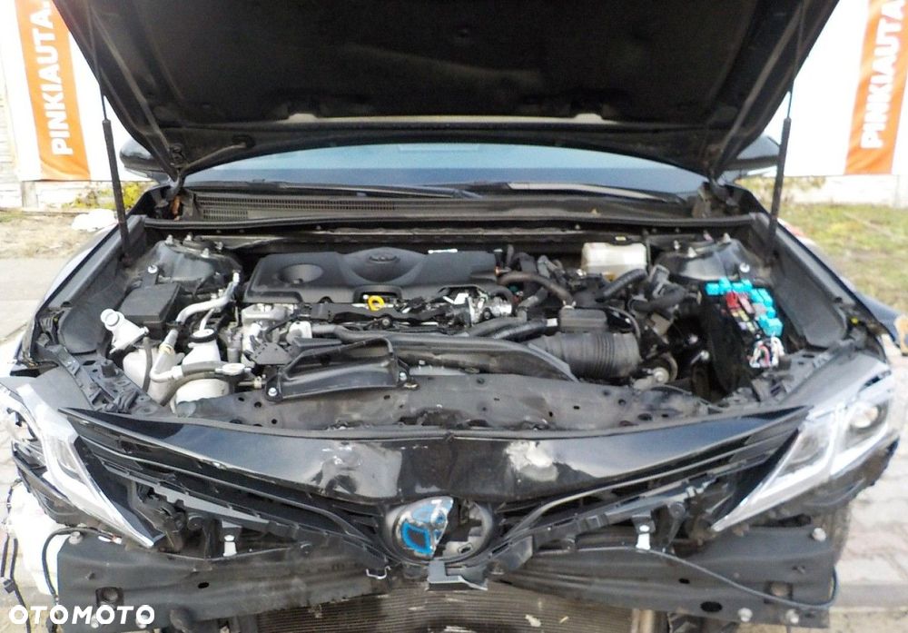 Toyota Camry - 5