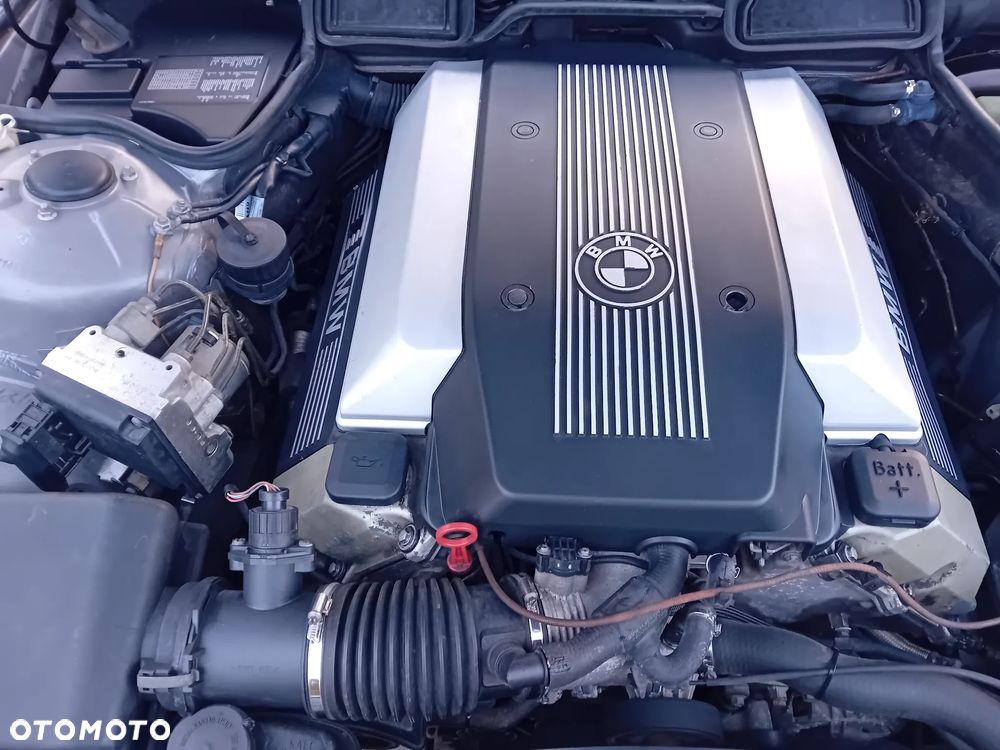 BMW Seria 7 740i V8 - 27