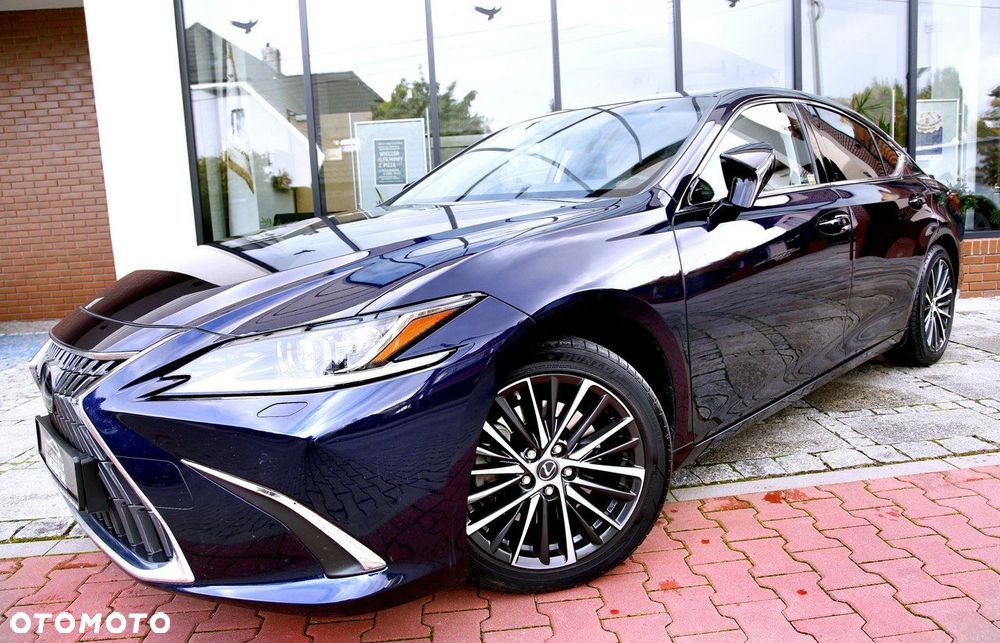 Lexus ES - 9