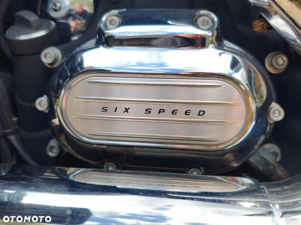 Harley-Davidson FLH Electra Glide - 18