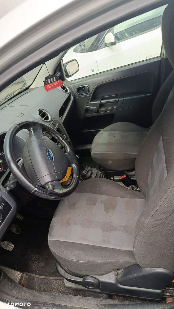 Ford Fusion 1.4 Ambiente EU5 - 6